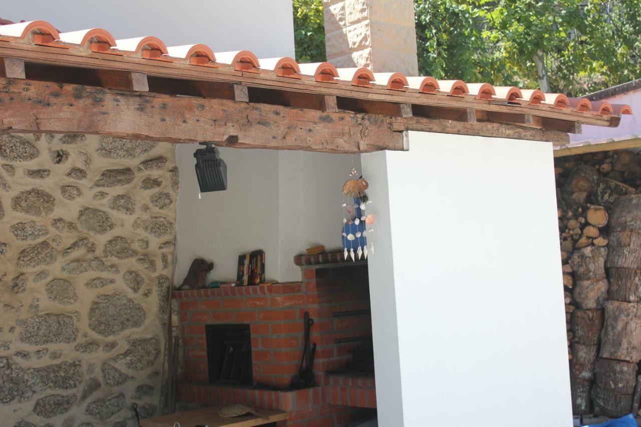 Quinta Da Tormenta -14 Pessoas- Cabeceiras De Basto 2 Casas E Piscina Privada Villa Exterior photo