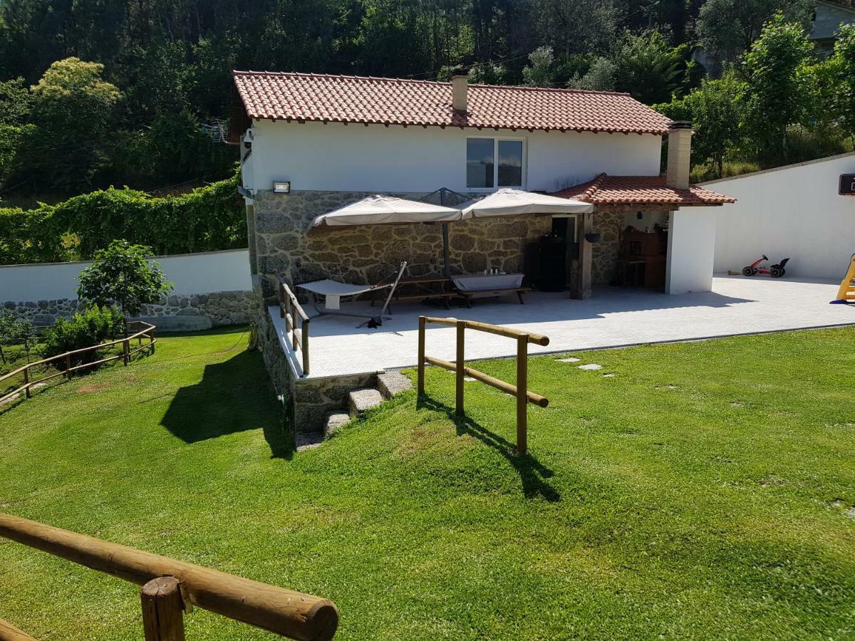 Quinta Da Tormenta -14 Pessoas- Cabeceiras De Basto 2 Casas E Piscina Privada Villa Exterior photo